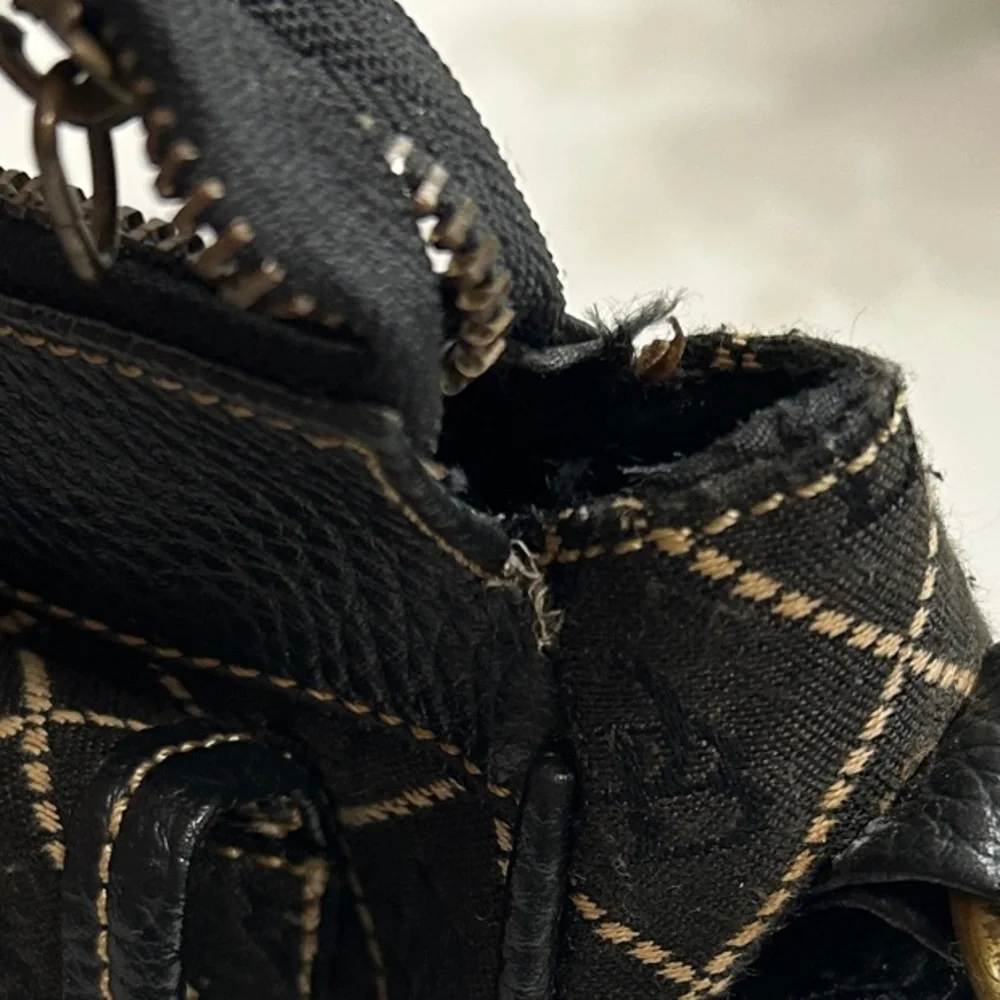 Chic Black Quilted Shoulder Bag